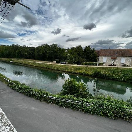 F2+ Au Bord De L'Eau Daire Moret-sur-Loing Dış mekan fotoğraf